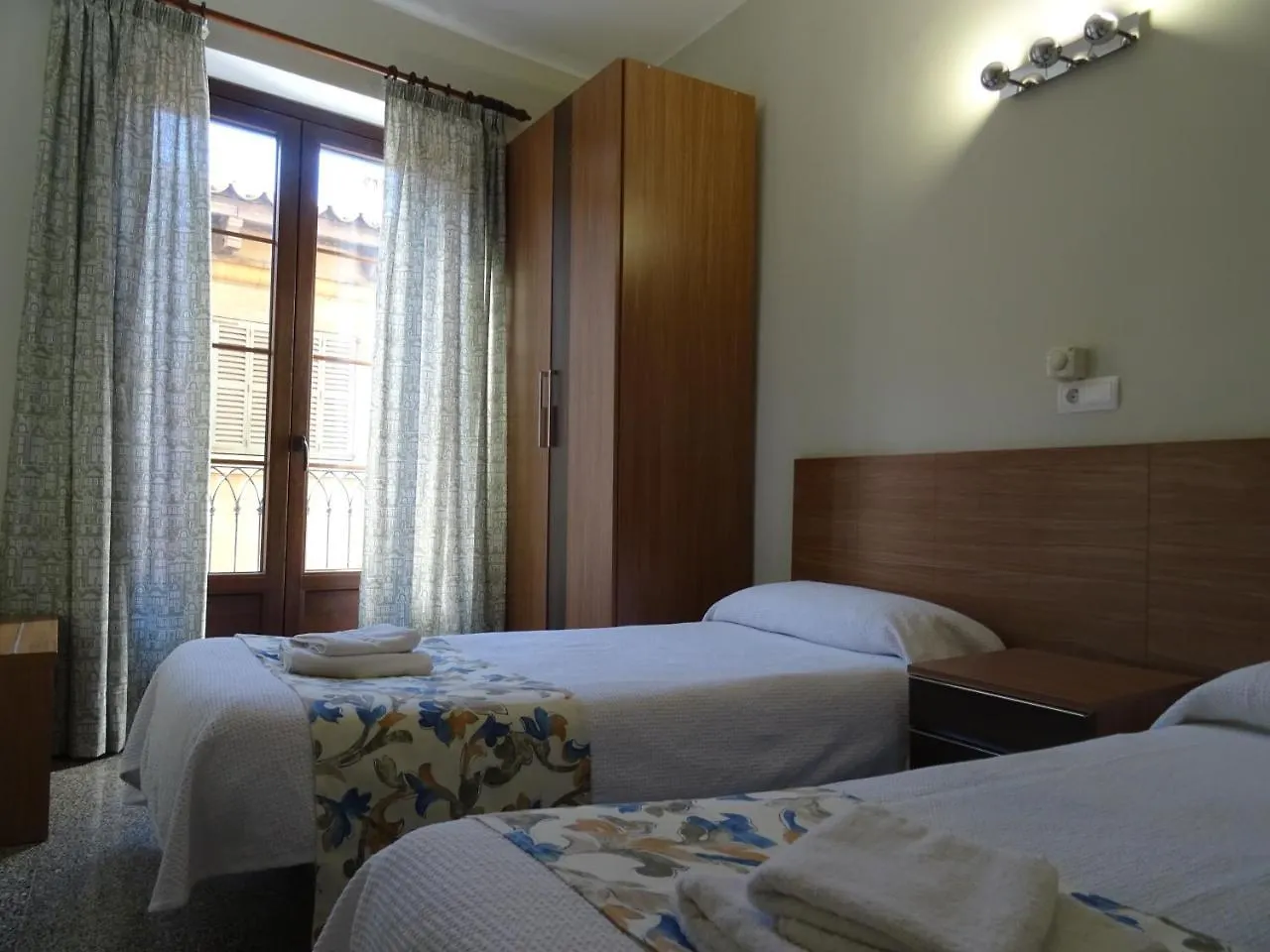 Hostal Ritzi Palma de Mallorca Guest house